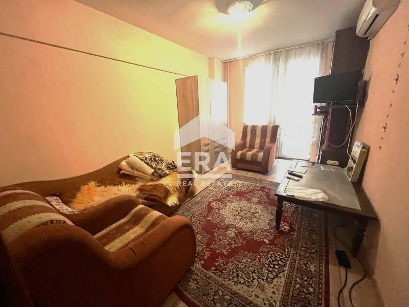 Тристаен апартамент в кв. Редута, София