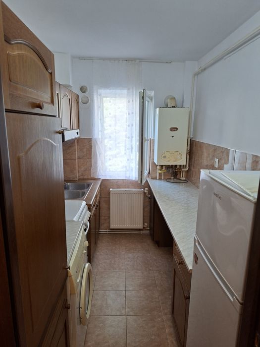 Vand apartement in zona Primăverii