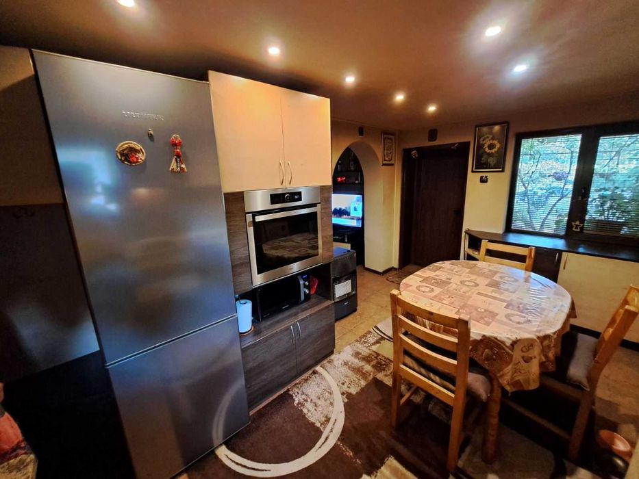 Продава се Къща в с. Големо Бучино, Област Перник - 220 кв.м за 2046 €/кв.м - Снимка #11