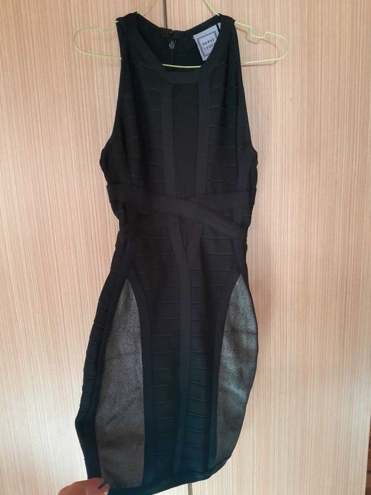 Къса черна рокля Herve Leger