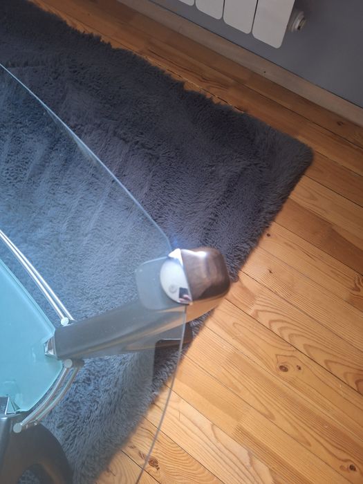 Стъклена холна маса