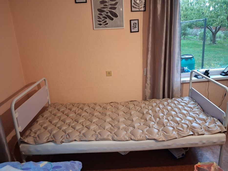 Продавам леглото използвано е 40 дни.като ново е. Напълно запазено.