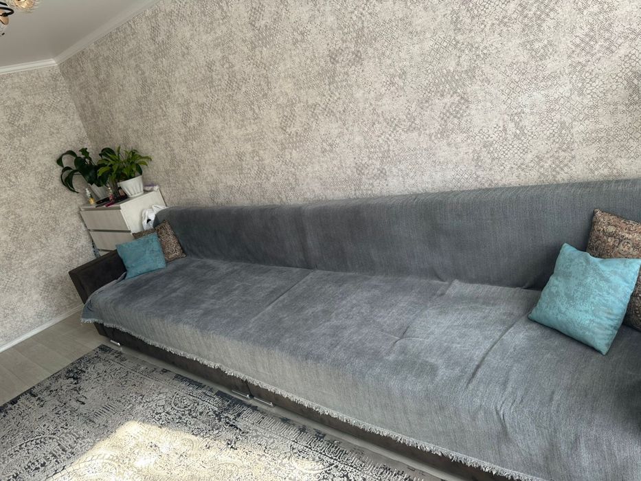 Продам диван 4 метровый