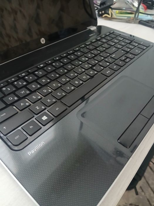 Ноутбук HP i5 6GB HDD500G