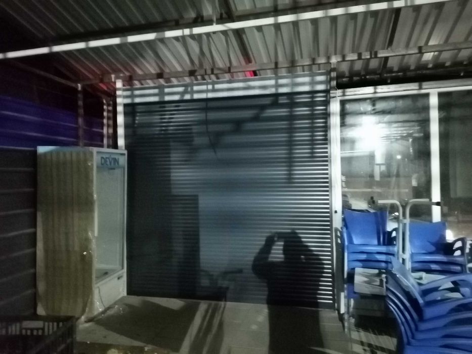 uși garaj tip rulou aluminiu