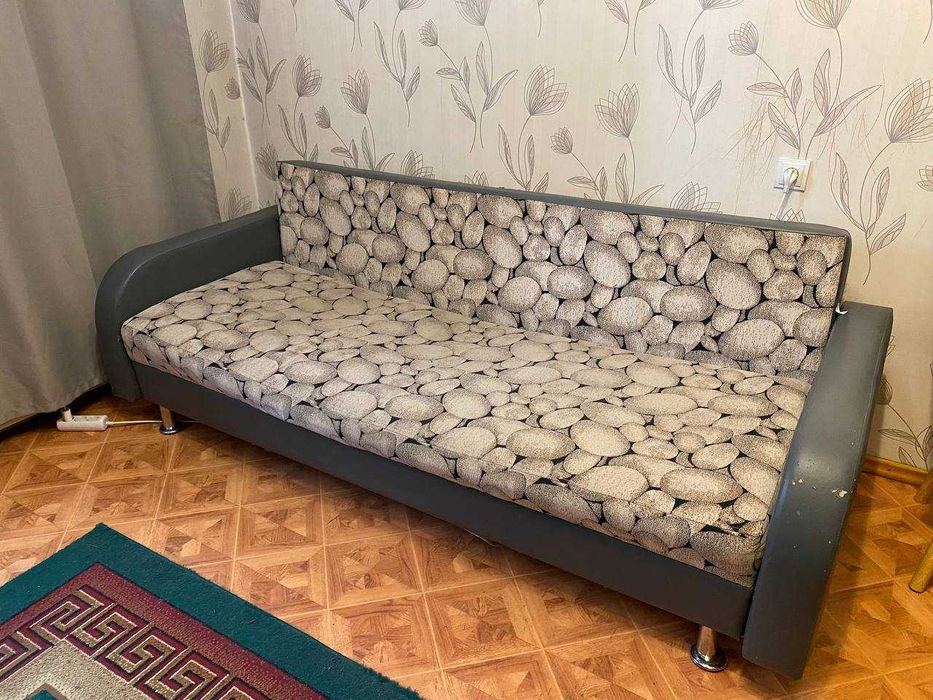 Отдам раскладной диван, самовывоз