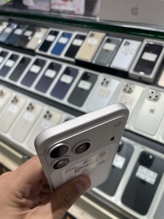 iPhone 17 pro Max silver