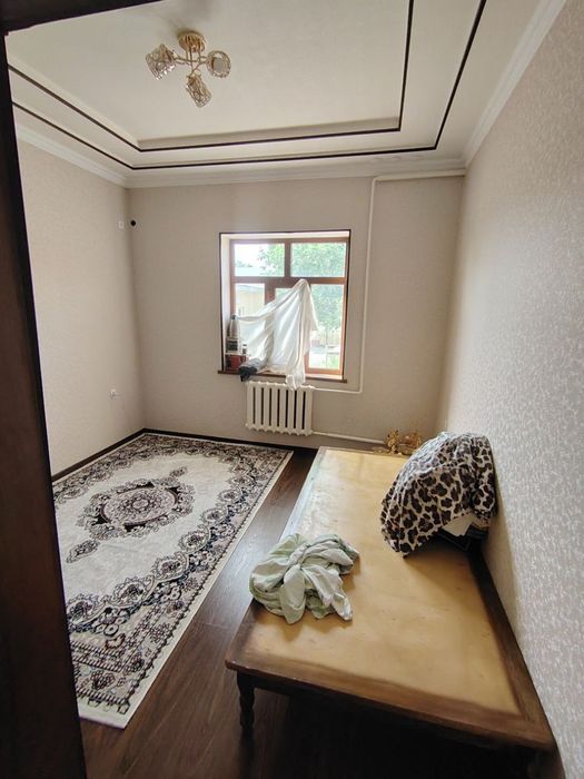 Termiz shahridagi Repina kochasida 9 xonadan iborat uy sotiladi