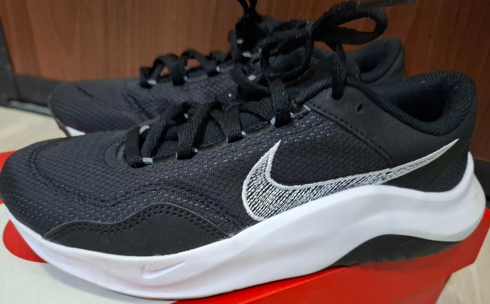 Черни маратонки Nike