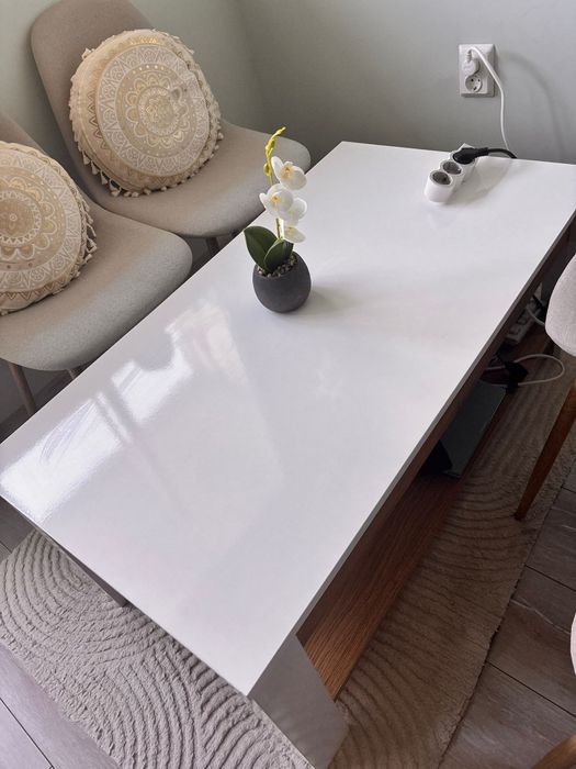 Холна маса нова