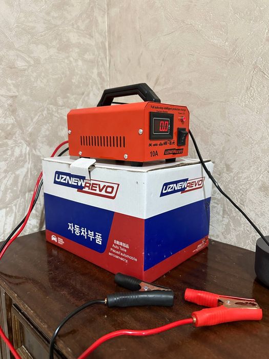 Зарядник для Аккумулятора