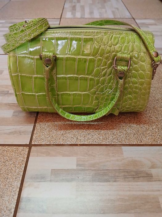 Нова италианска дамска чанта 100 % ест. кожа