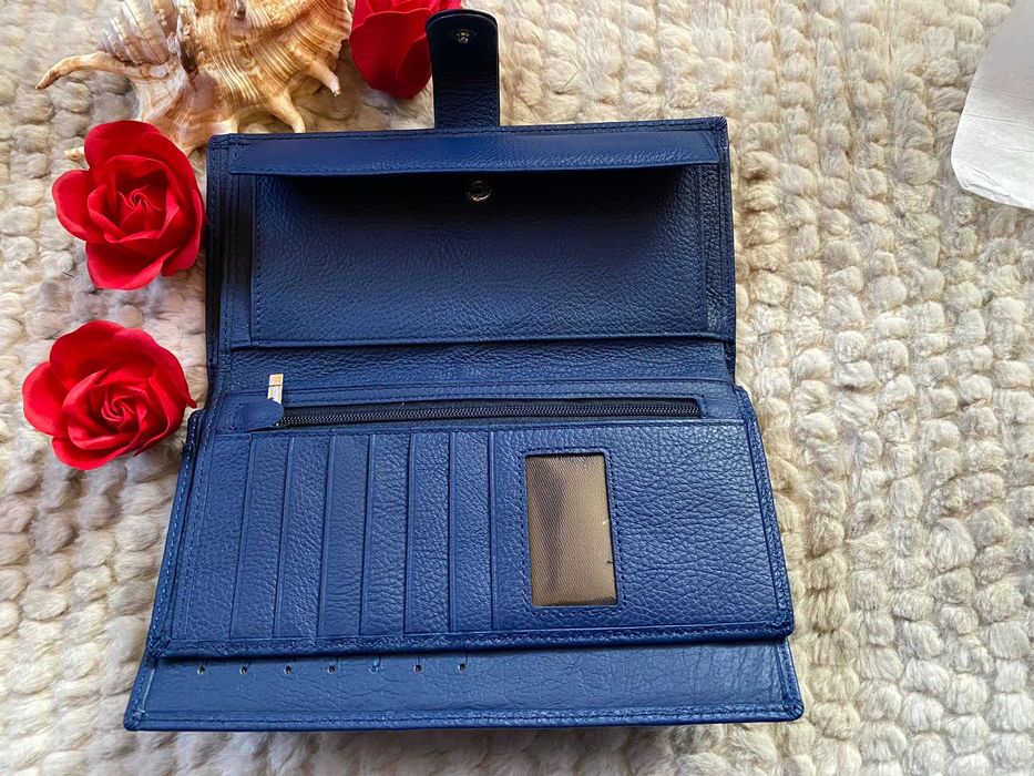 Гравирано дамско портмоне от естествена кожа