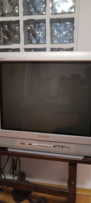 Vând tv Panasonic
