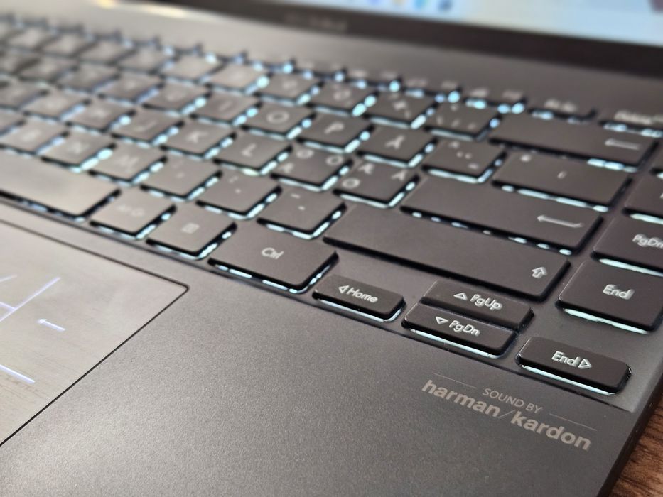 Laptop Asus Zenbook Intel i7 1165G7, 16GB DDR4, SSD PCIe 1TB, 14 inch