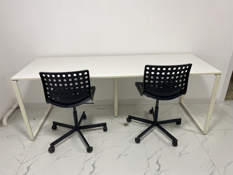 Продам белый стол IKEA