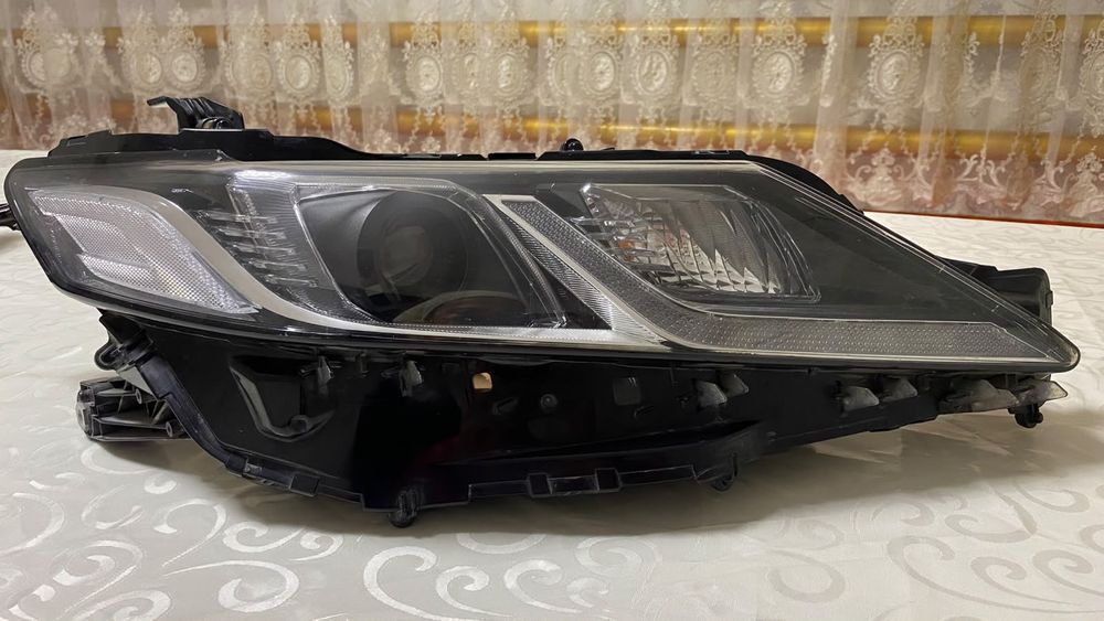 Camry  оригинал фара