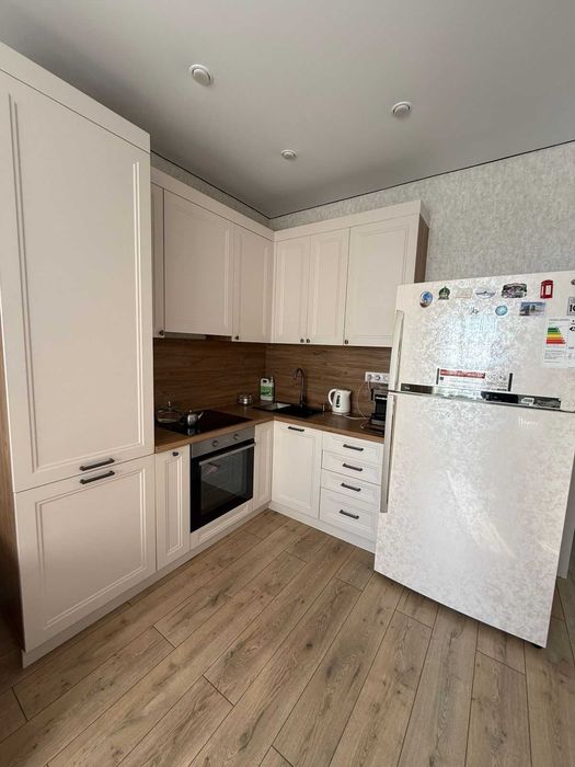 Продам евро-3комнатную квартиру