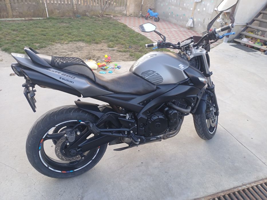 Suzuki gsr 600 de vanzare