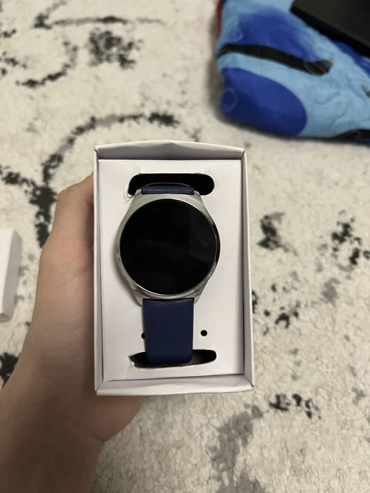 продаеться часы электронный