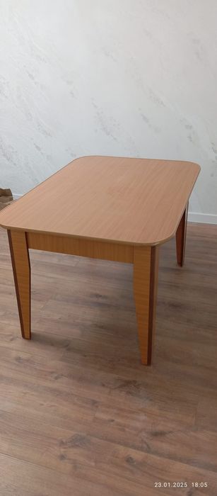 Стол кухонный обеденный