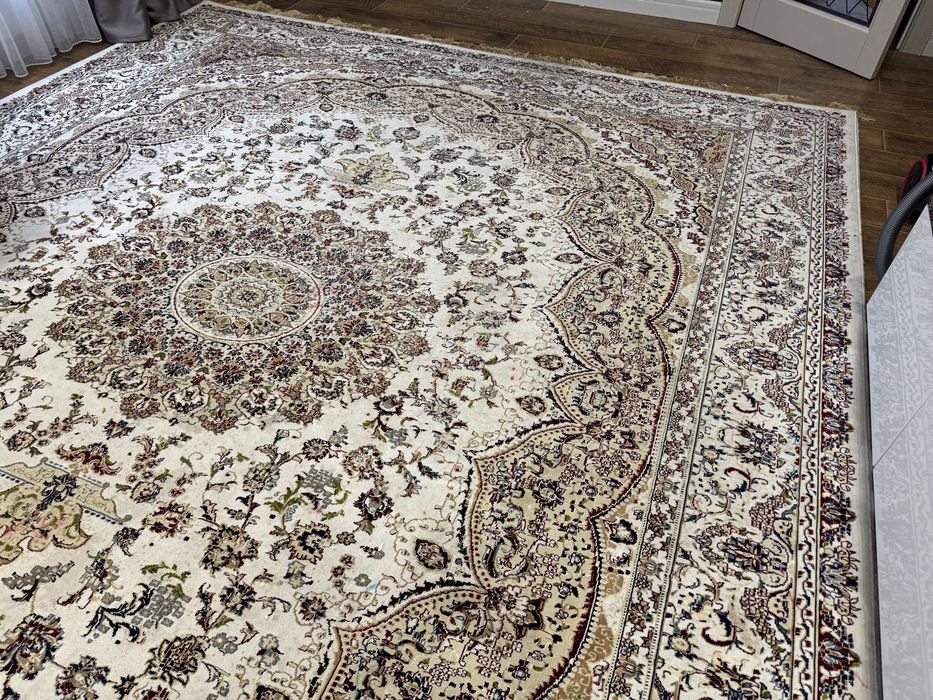 Продам  2 ковра