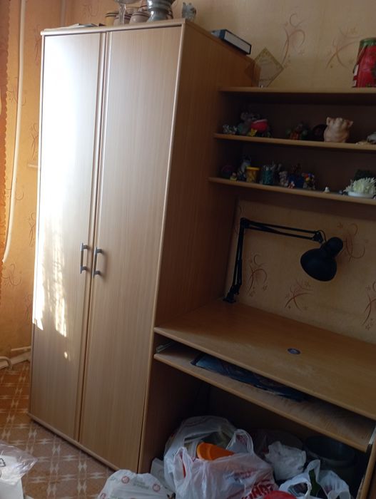 Шкаф с письменным столом
