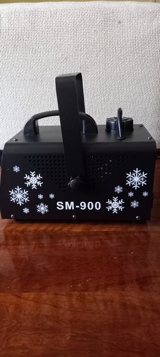 Машина изкуствен сняг