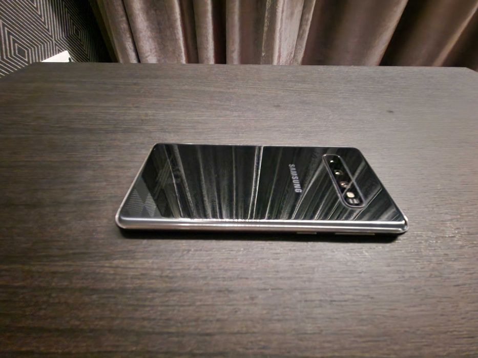 Samsung Galaxy S10 128gb Dual Sim/Sd Slot + Case