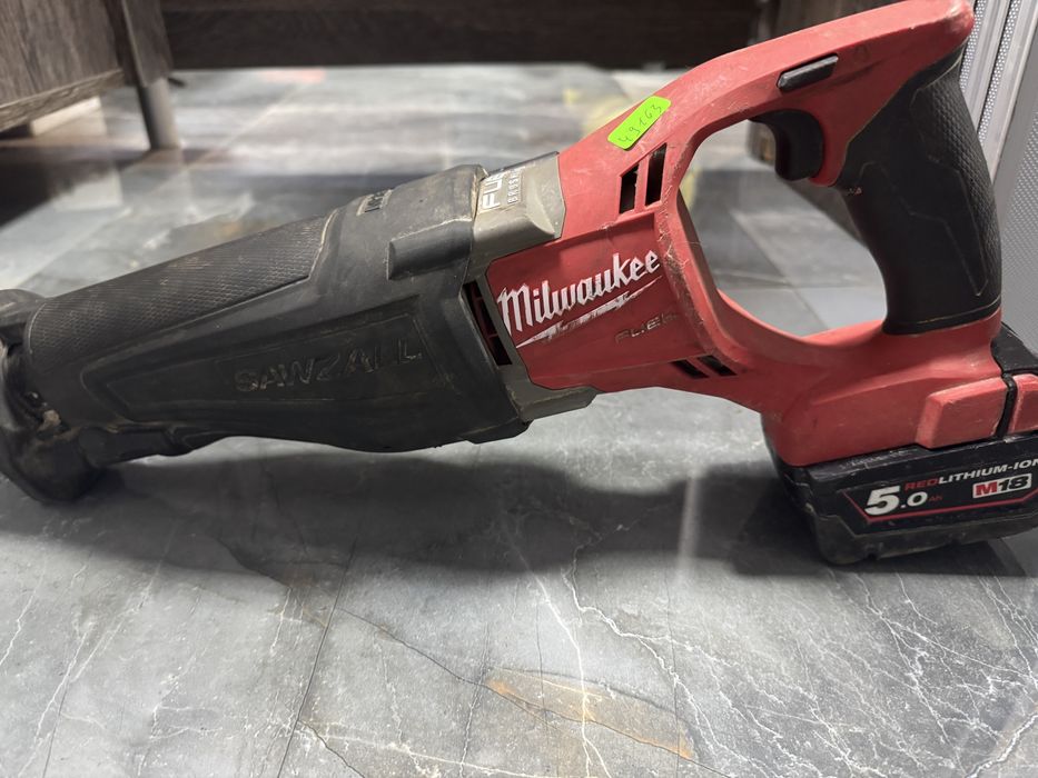 Milwaukee m18csx -акумулаторен саблен трион