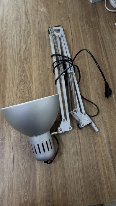 Продам лампу настольную икеа