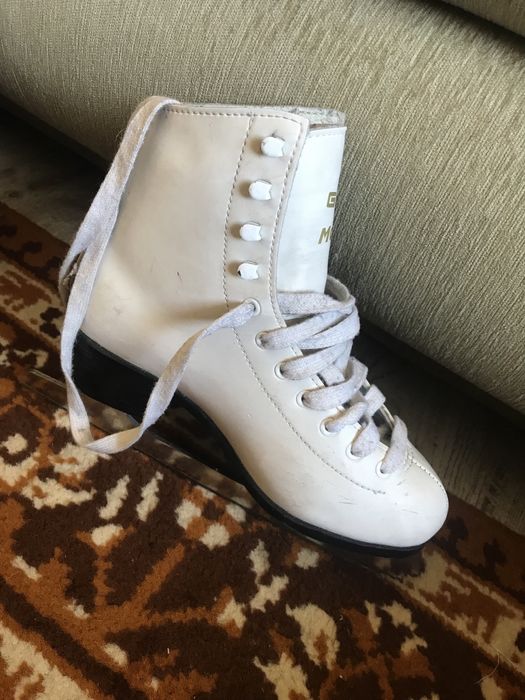 Продам коньки