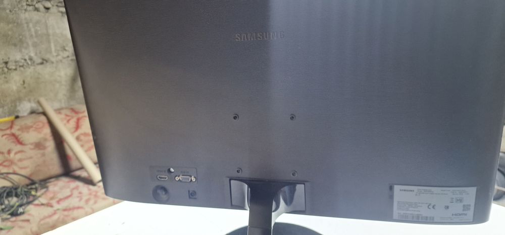 Monitor Samsung 24 inch (S24F350FHU) – Full HD, Design Slim, Stare Exc