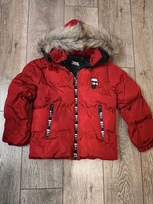 Детско яке с естествен пух, подходящо за момичета и момчета.