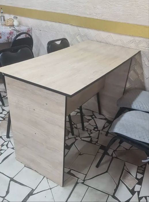 Продам стол состояние б/у