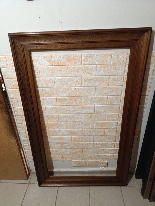 Стара масивна дървена рамка