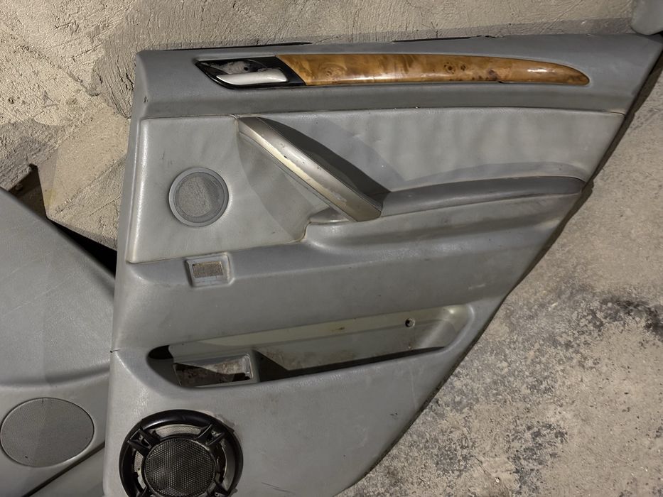 Продам обшивки на бмв х5(е53)