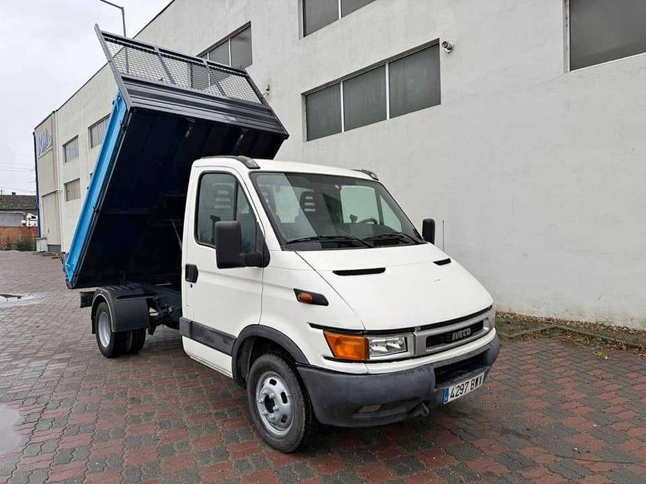 Iveco Daily 35c13 basculabil pe spate