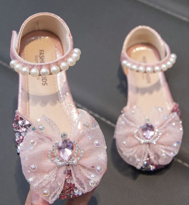 Детски сандалки 25 номер нови