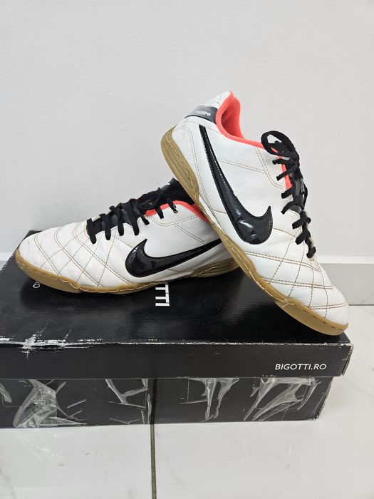 Nike tiempo futsal sintetic