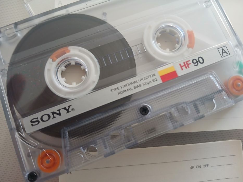 Trei casete audio Sony HF 90, un model clasic din anul 1986. Made in Japan.