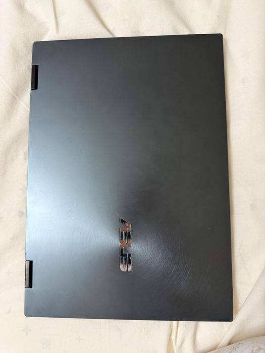Vand laptop ASUS ZenBook 14