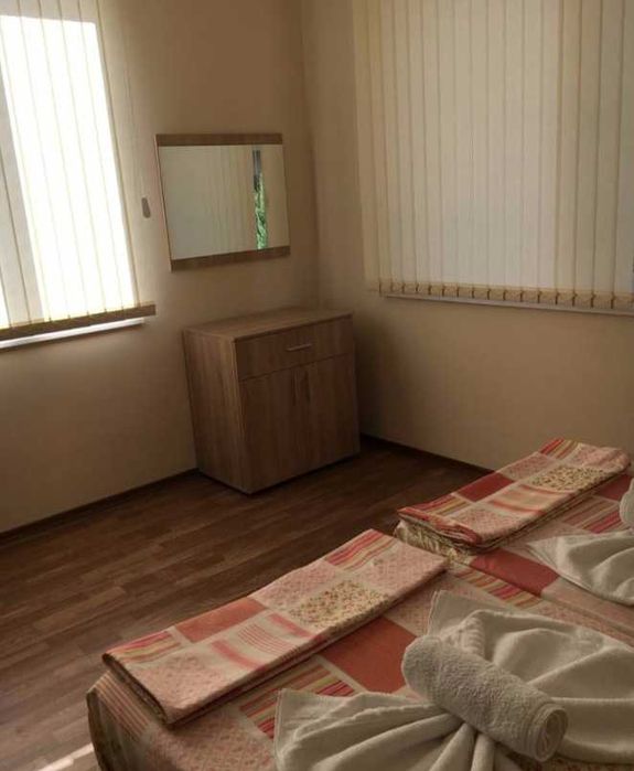Дава се под наем Двустаен апартамент в Бургас, Сарафово - 78 кв.м за 102 € - Снимка #2