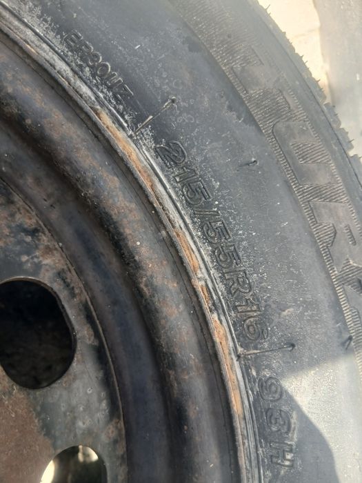 Vând 3 cauciucuri de vara (Michelin) 215/50R17 la preț de 150bucata , si o roata de rezerva cu janta (Turanza)  215/55R16 la prețul de 300 lei lei !