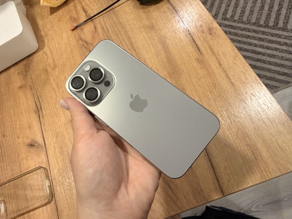 Apple IPhone 15 Pro 128GB в идеале.