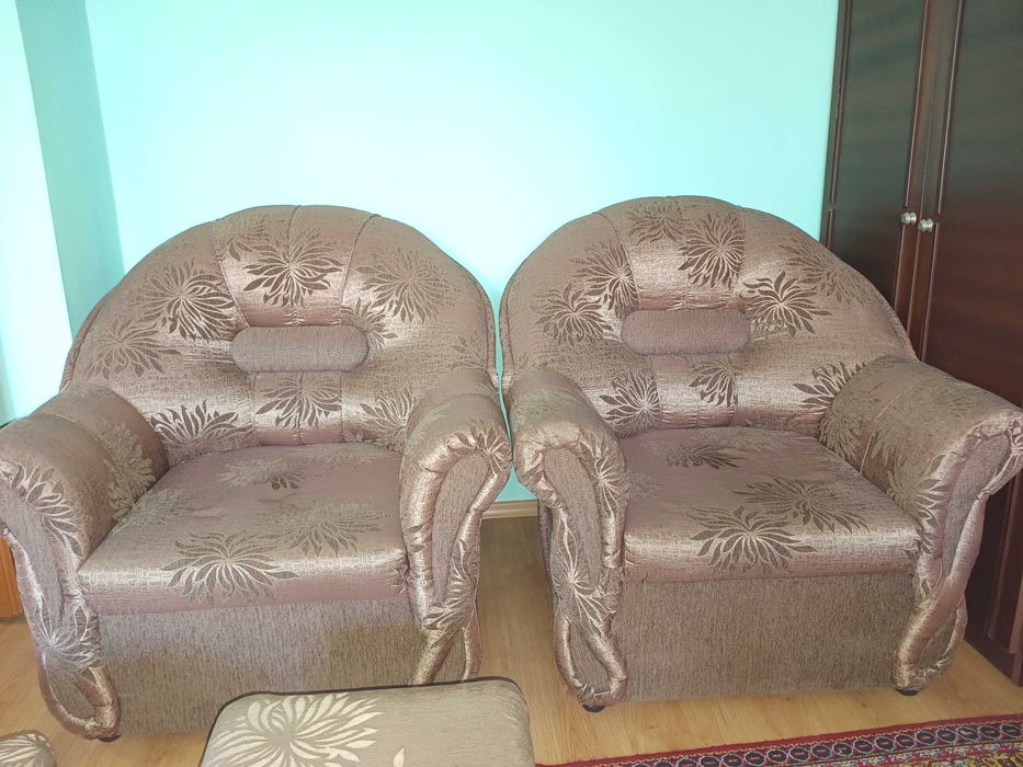 Продавам Холова гарнитура