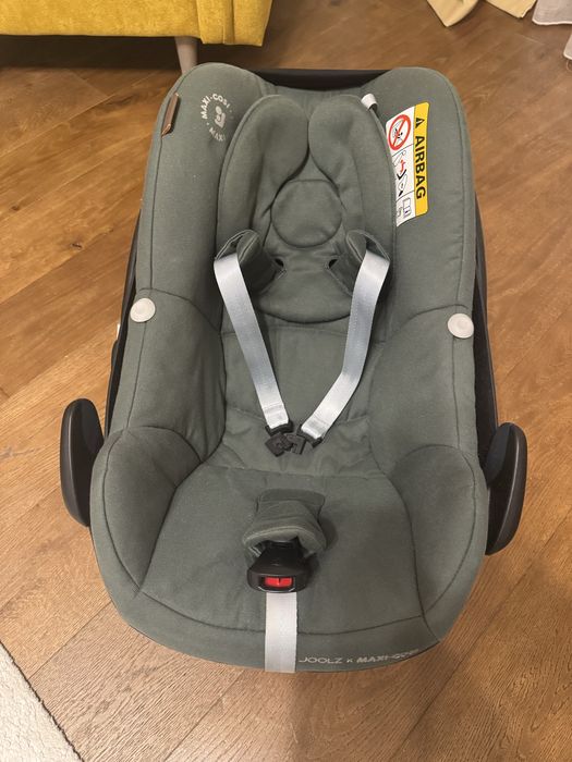 Vand scoica + baza isofix Maxi Cosi Joolz.