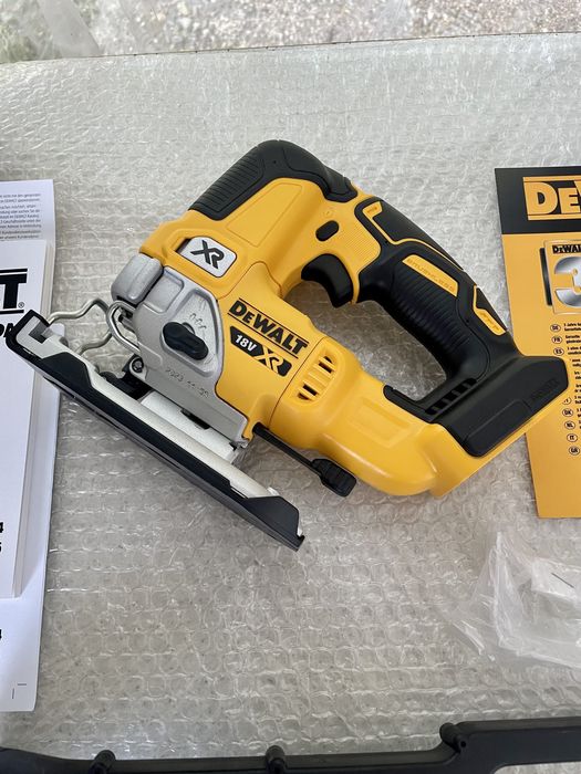 DeWALT Pendular DCS 334 XR. / (CZECH REPUBLIC.) Original Nou !