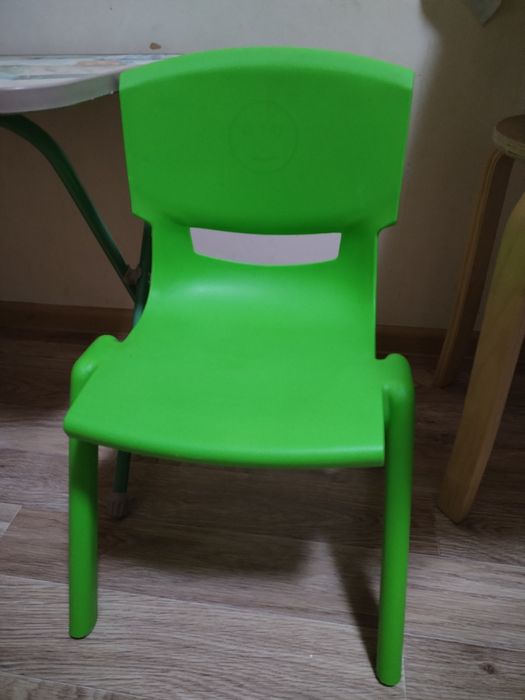 Детский стол и стул