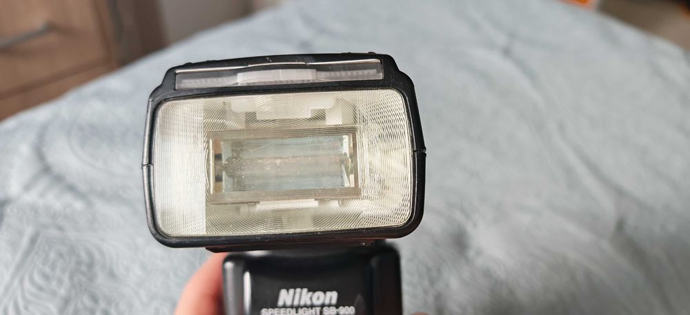 Blitz Nikon Speedlight SB-900 – pentru piese / reparație